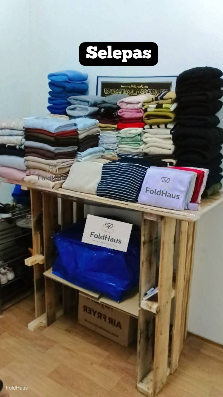 Servis Lipat Baju & Susun Wardrobe di Nilai